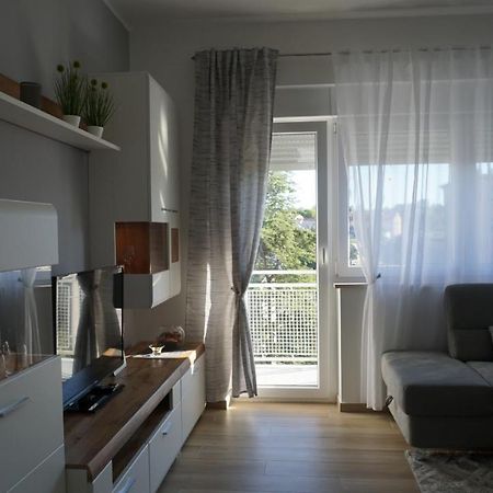Apartman Luka Pula Exteriör bild