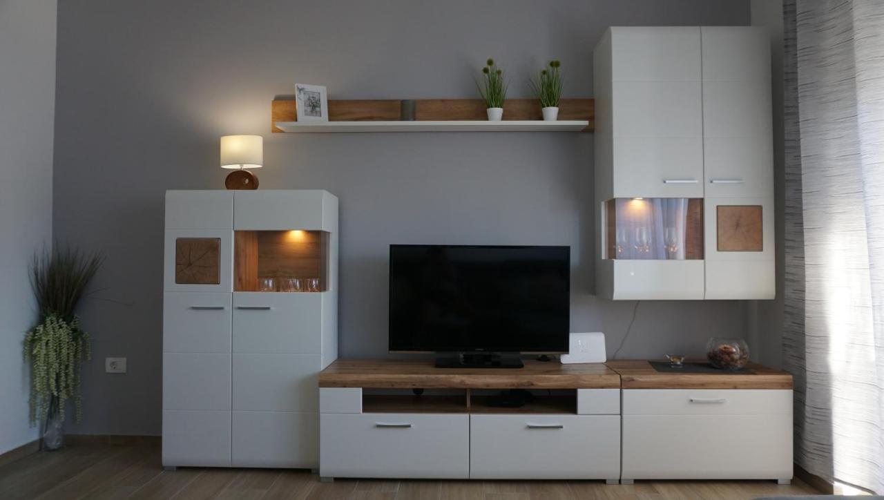Apartman Luka Pula Exteriör bild