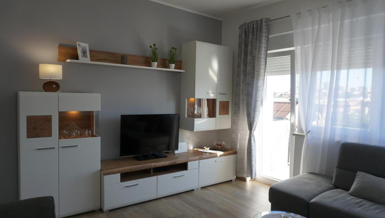 Apartman Luka Pula Exteriör bild