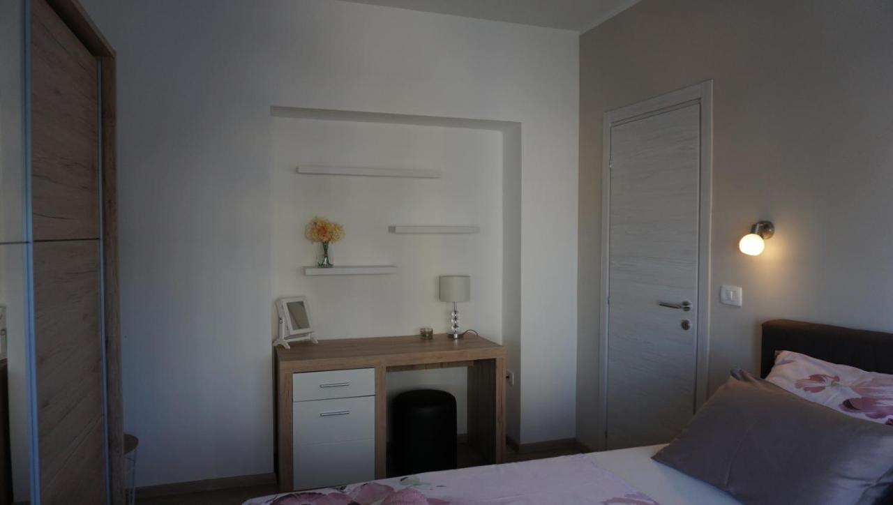 Apartman Luka Pula Exteriör bild