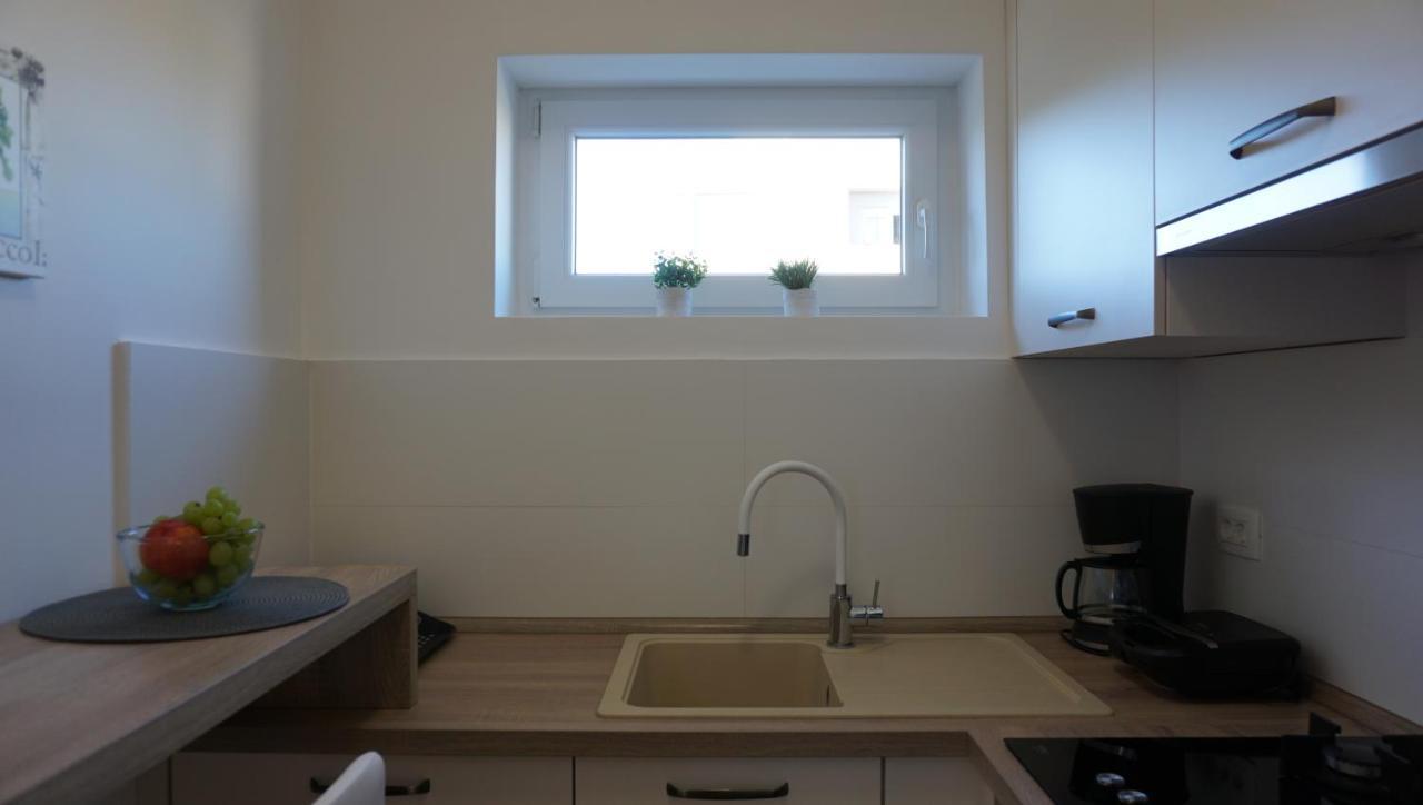 Apartman Luka Pula Exteriör bild